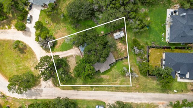 52 Persimmon DR, Wimberley, TX 78676