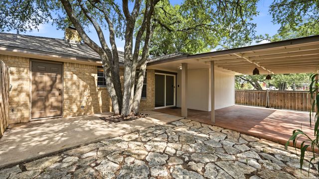 52 Persimmon DR, Wimberley, TX 78676