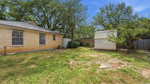 52 Persimmon DR, Wimberley, TX 78676