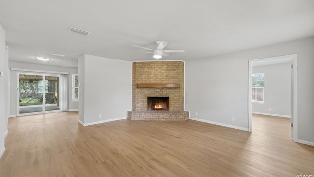 52 Persimmon DR, Wimberley, TX 78676
