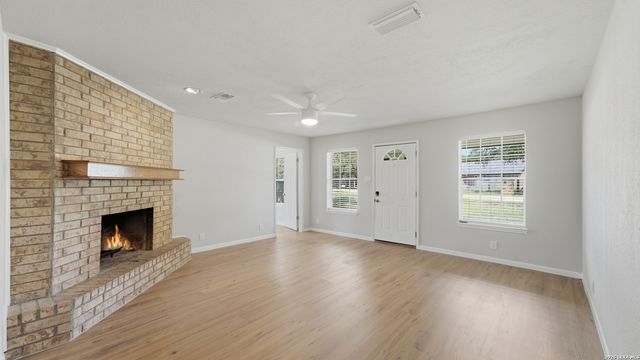 52 Persimmon DR, Wimberley, TX 78676