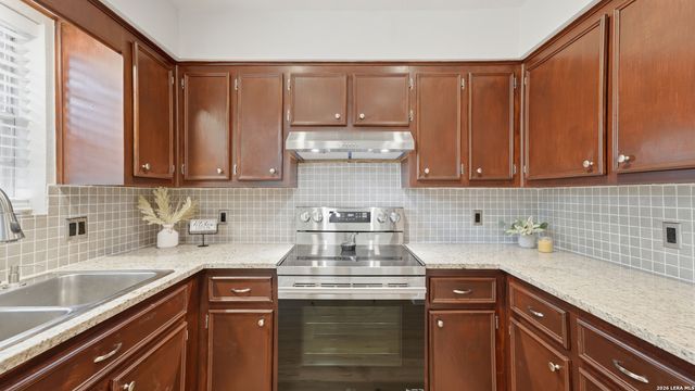 52 Persimmon DR, Wimberley, TX 78676