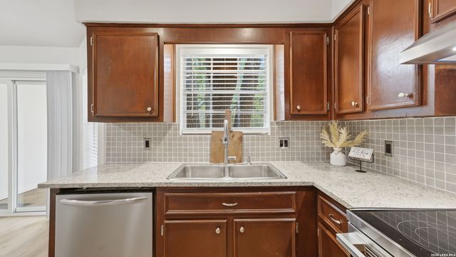 52 Persimmon DR, Wimberley, TX 78676