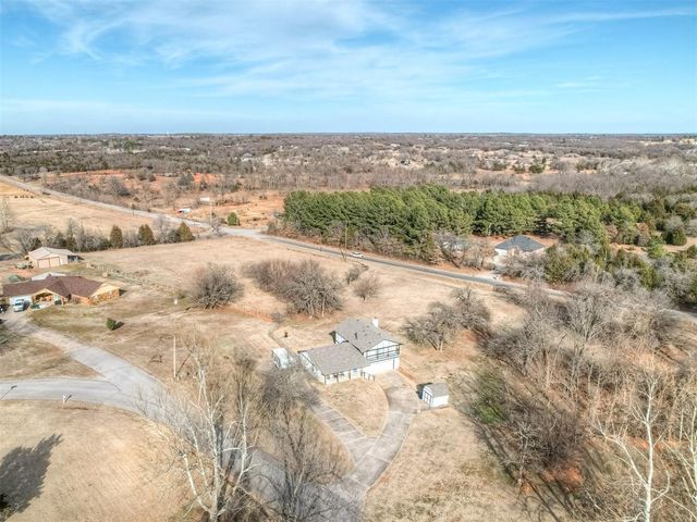 6100 Lillian Lane, Newalla, OK 74857