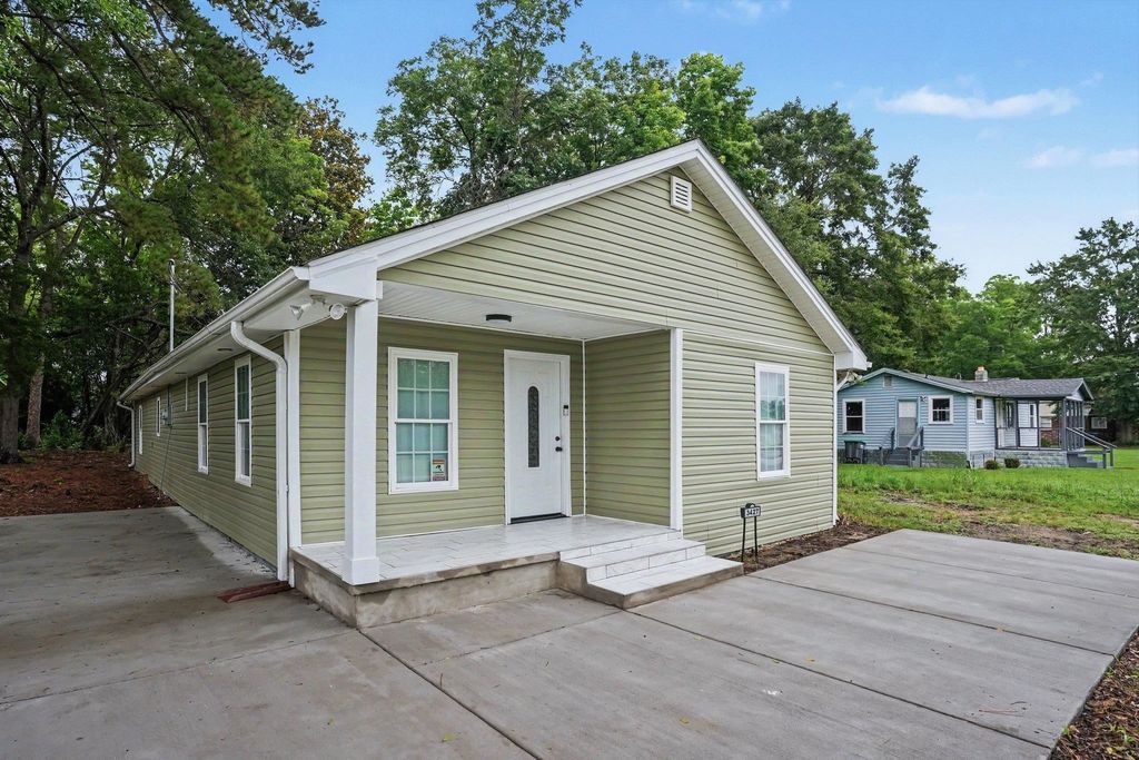 3427 Church St., Loris, SC 29569
