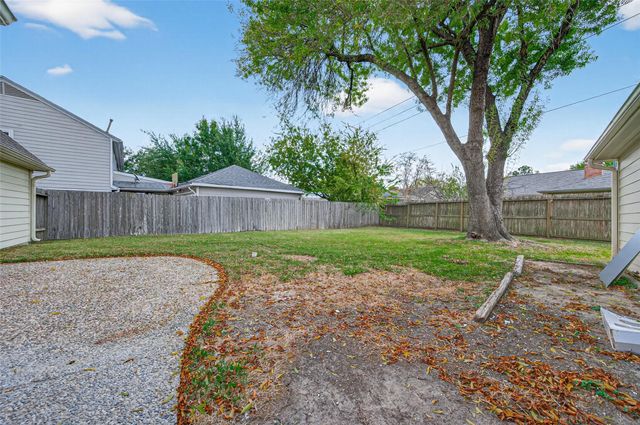 11519 Piping Rock Drive, Houston, TX 77077