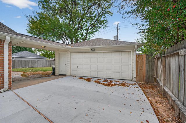 11519 Piping Rock Drive, Houston, TX 77077