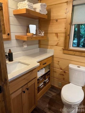 26 S Cumberland Drive, Lake Toxaway, NC 28747