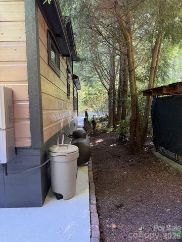 26 S Cumberland Drive, Lake Toxaway, NC 28747
