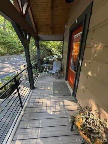 26 S Cumberland Drive, Lake Toxaway, NC 28747