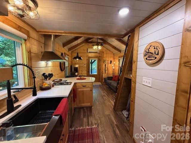 26 S Cumberland Drive, Lake Toxaway, NC 28747