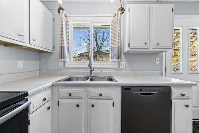 4171 Summit Lane, White Bear Twp, MN 55110