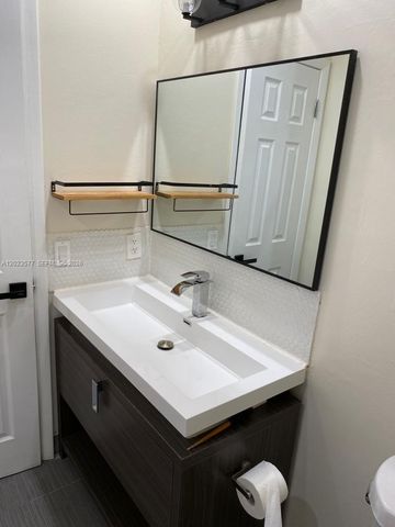 1901 S River Drive 12B, Miami, FL 33125