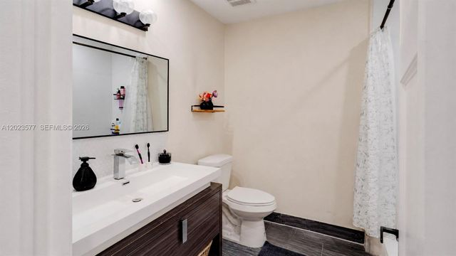 1901 S River Drive 12B, Miami, FL 33125