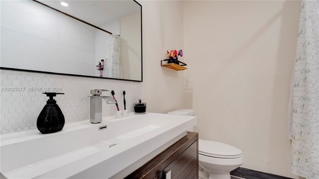 1901 S River Drive 12B, Miami, FL 33125