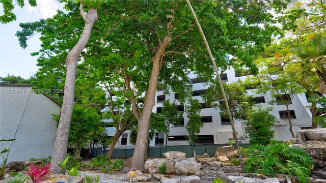 1901 S River Drive 12B, Miami, FL 33125