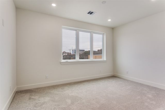 341 College Avenue, Fort Worth, TX 76104