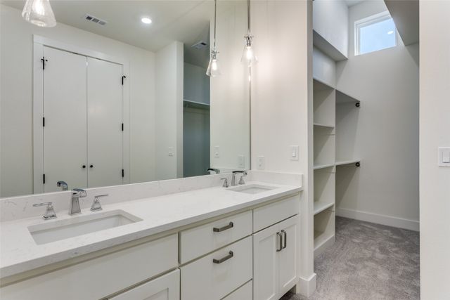 341 College Avenue, Fort Worth, TX 76104