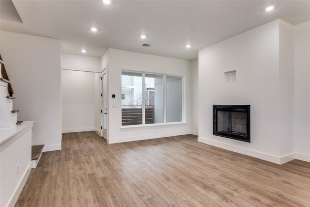 341 College Avenue, Fort Worth, TX 76104