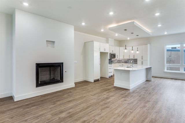 341 College Avenue, Fort Worth, TX 76104