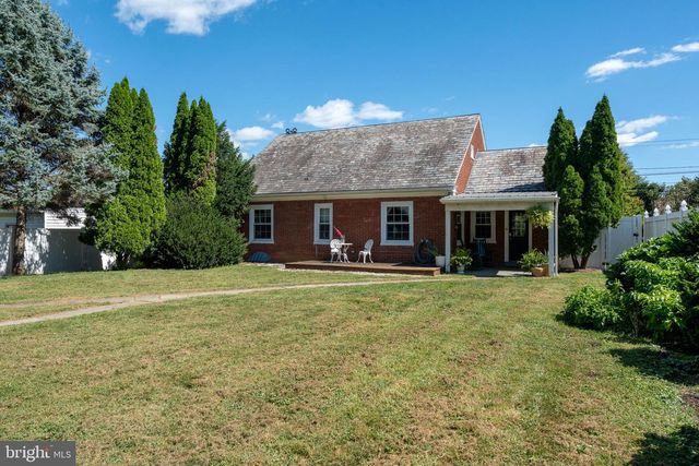 1418 ESBENSHADE RD, Lancaster, PA 17601