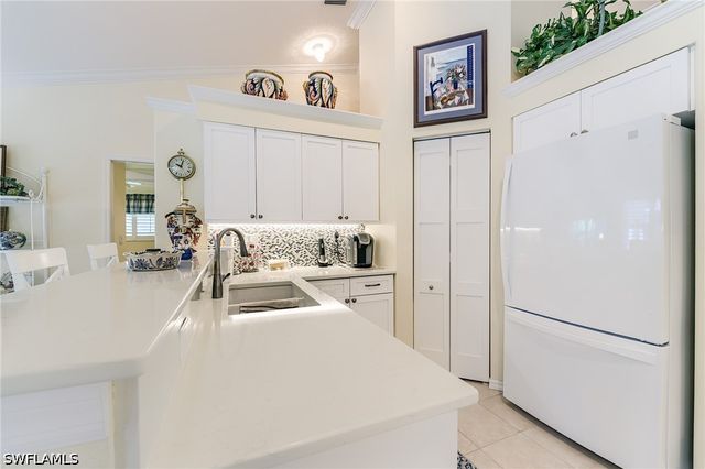 2059 Imperial CIR, Naples, FL 34110