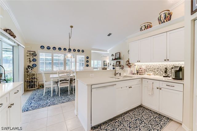 2059 Imperial CIR, Naples, FL 34110