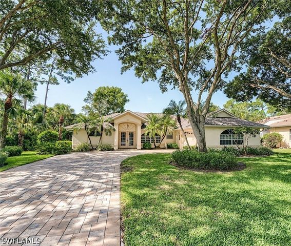 2059 Imperial CIR, Naples, FL 34110