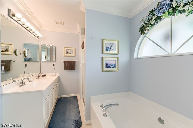 2059 Imperial CIR, Naples, FL 34110