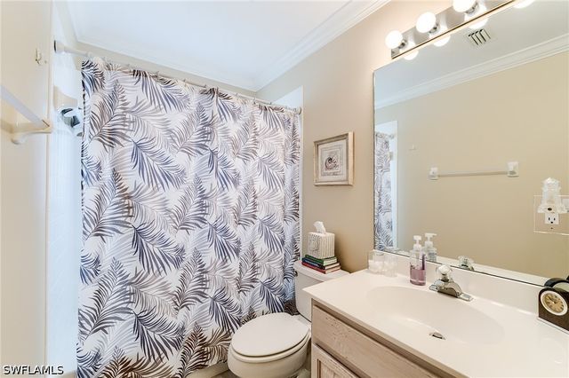2059 Imperial CIR, Naples, FL 34110