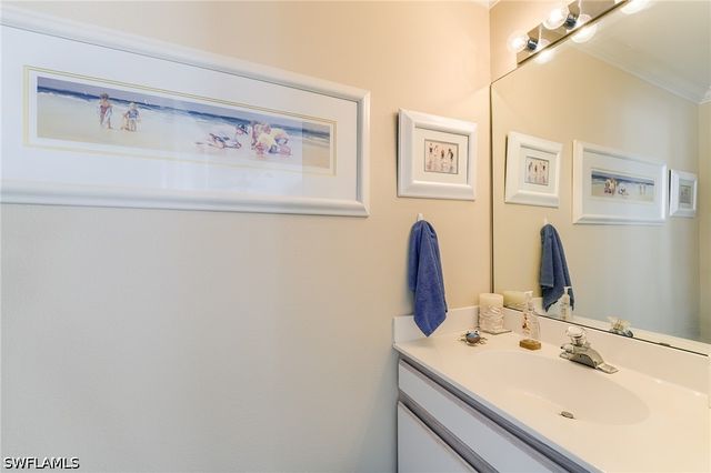 2059 Imperial CIR, Naples, FL 34110