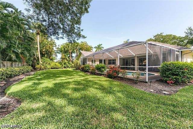 2059 Imperial CIR, Naples, FL 34110