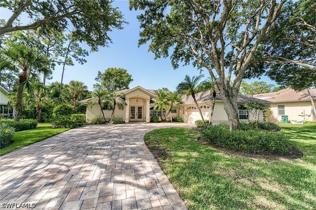2059 Imperial CIR, Naples, FL 34110