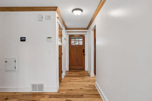 609 Waterman Circle, Edina, MN 55343