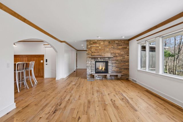 609 Waterman Circle, Edina, MN 55343