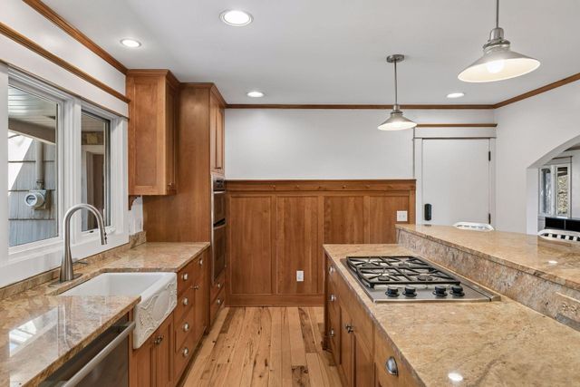 609 Waterman Circle, Edina, MN 55343