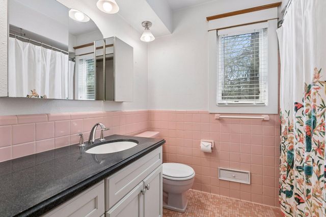 609 Waterman Circle, Edina, MN 55343