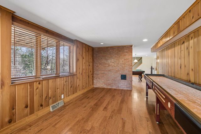 609 Waterman Circle, Edina, MN 55343