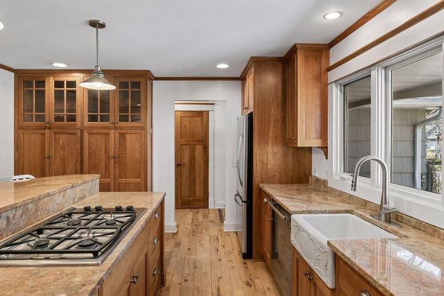 609 Waterman Circle, Edina, MN 55343