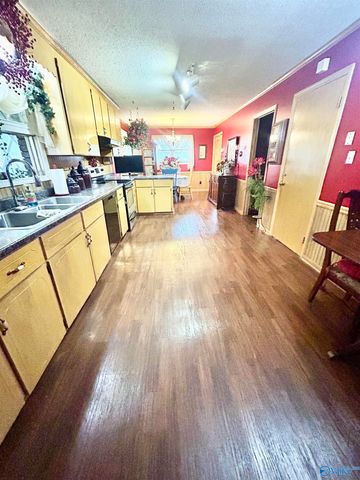 400 Lonz Lonz St., Gadsden, AL 35903