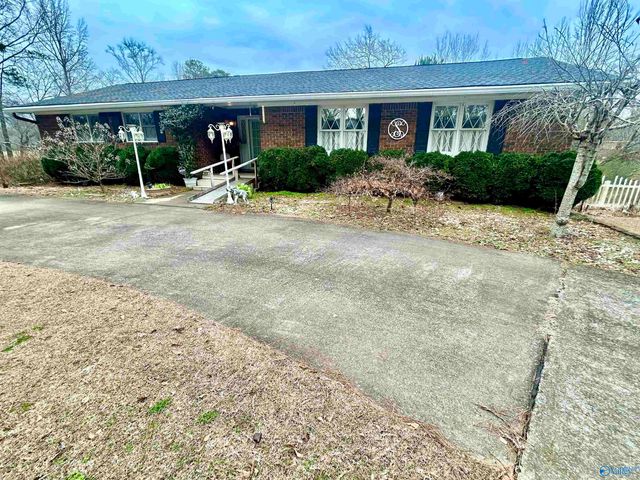 400 Lonz Lonz St., Gadsden, AL 35903