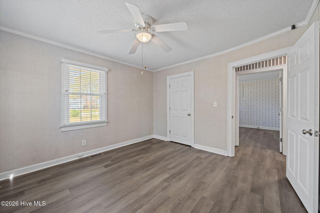 2882 Ivy Road, Greenville, NC 27858