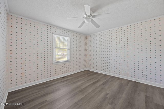 2882 Ivy Road, Greenville, NC 27858