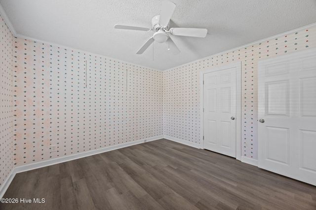 2882 Ivy Road, Greenville, NC 27858