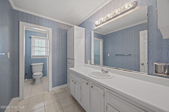 2882 Ivy Road, Greenville, NC 27858