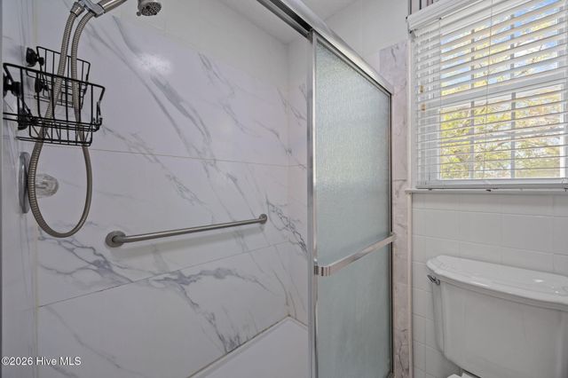 2882 Ivy Road, Greenville, NC 27858