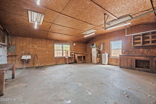 2882 Ivy Road, Greenville, NC 27858