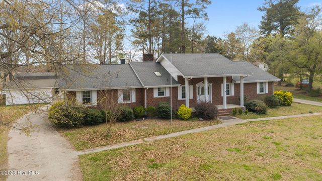 2882 Ivy Road, Greenville, NC 27858