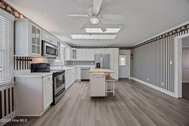 2882 Ivy Road, Greenville, NC 27858