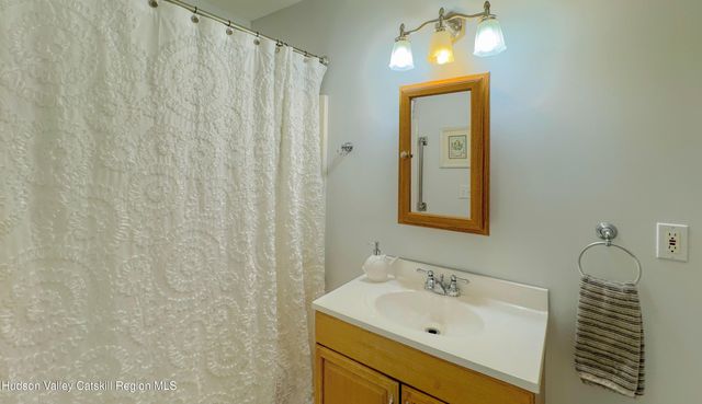 10 Sunrise Court, Athens, NY 12015